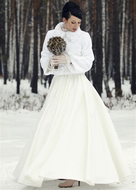 Cute Winter Wedding Outfits